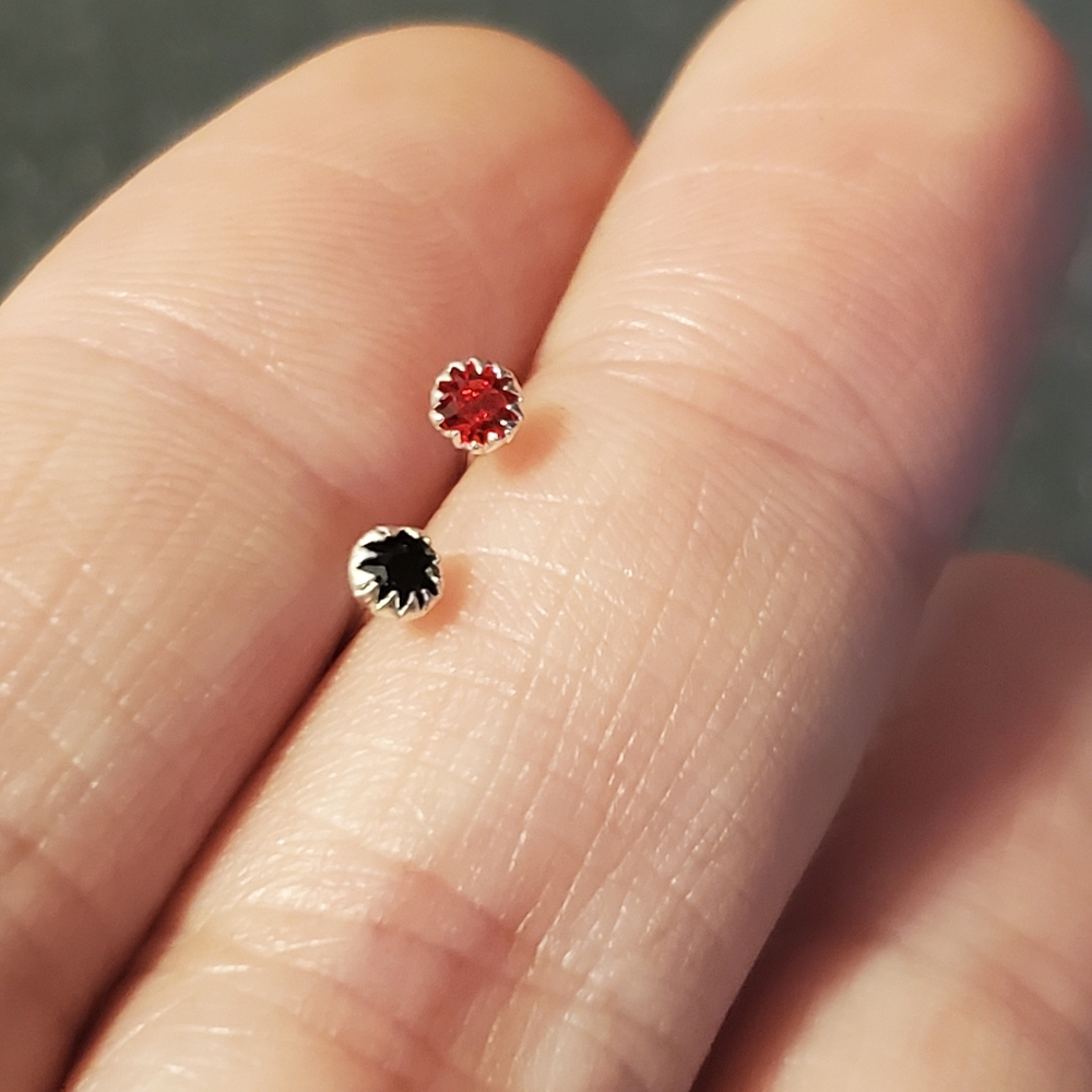 Black and red Rhinestone sterling nose studs 🌻